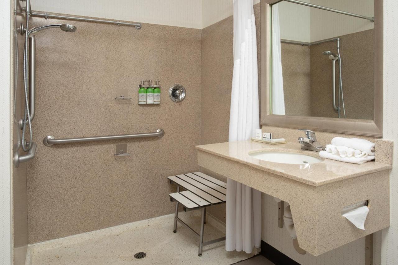 Holiday Inn & Suites Goodyear - West Phoenix Area By Ihg Exterior photo