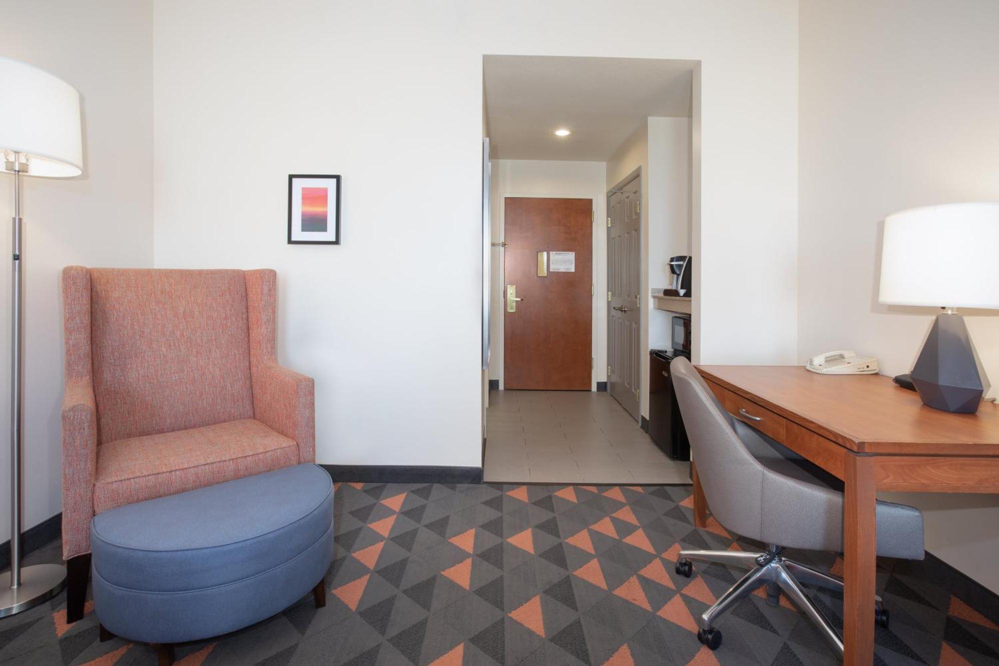 Holiday Inn & Suites Goodyear - West Phoenix Area By Ihg Exterior photo