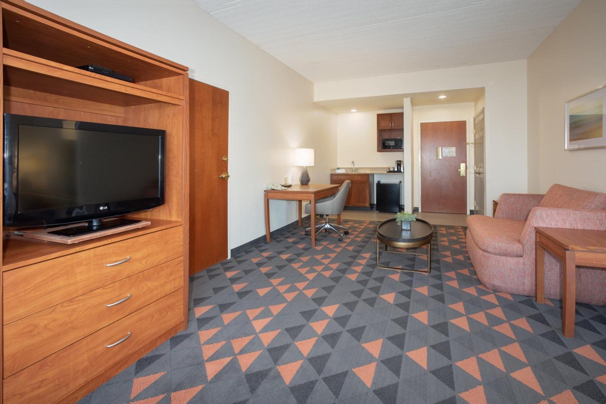 Holiday Inn & Suites Goodyear - West Phoenix Area By Ihg Exterior photo