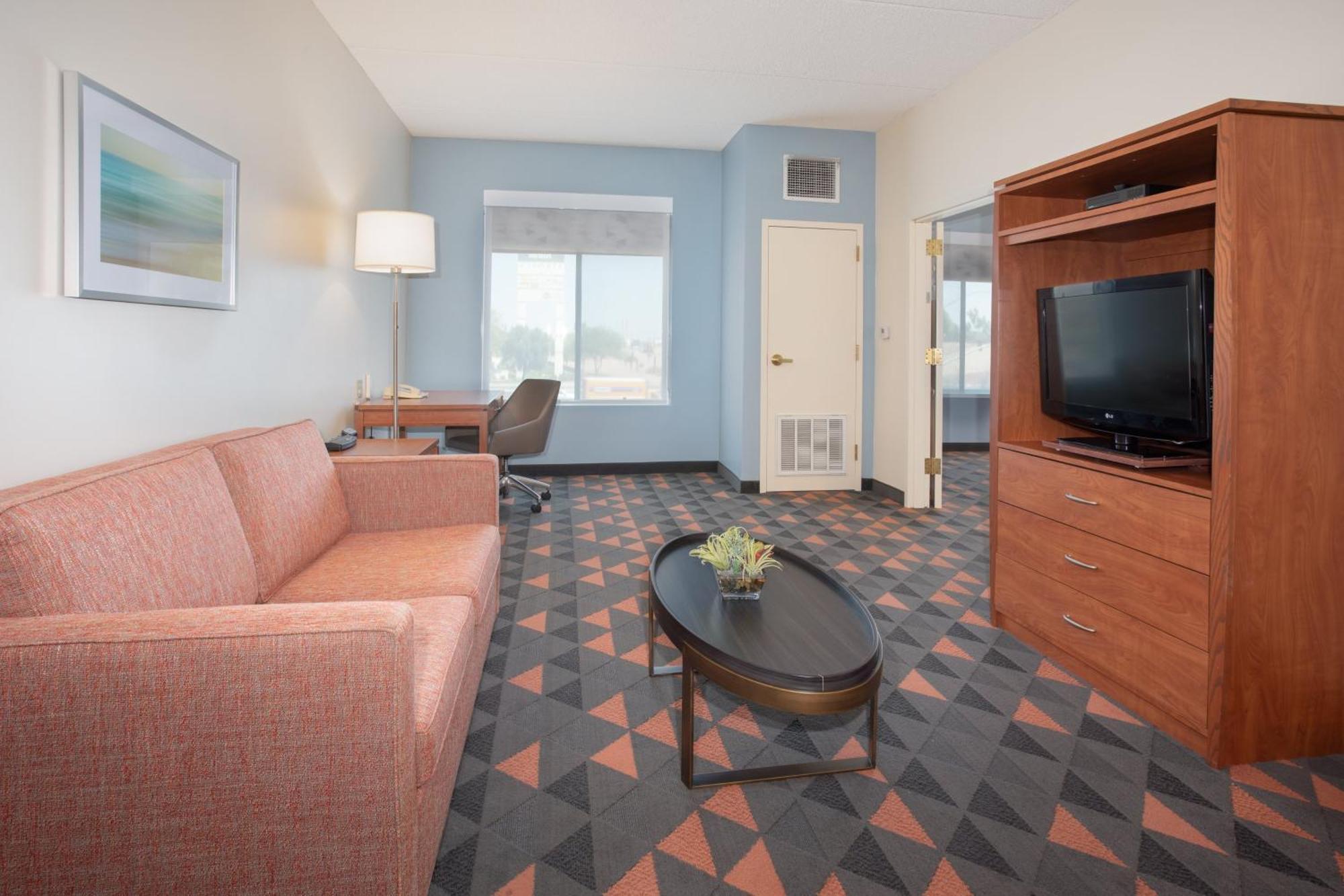 Holiday Inn & Suites Goodyear - West Phoenix Area By Ihg Exterior photo